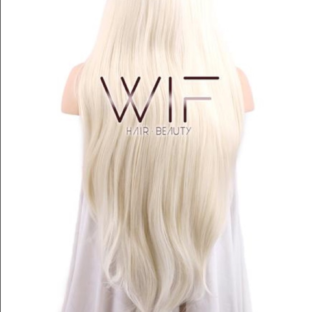 28" PLATINUM BLONDE LACE FRONT SYNTHETIC WIG